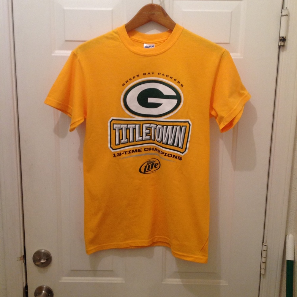 Green Bay shirt size small